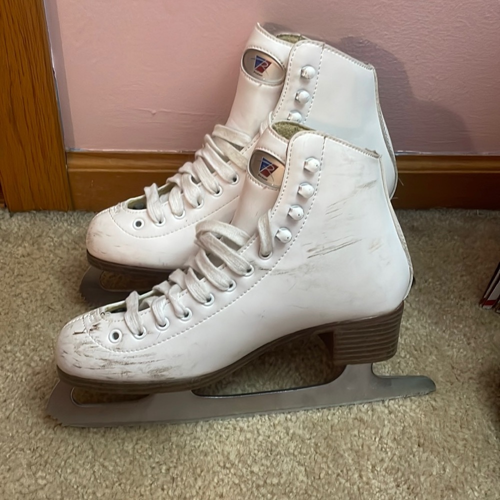 Size 5 Ice skates